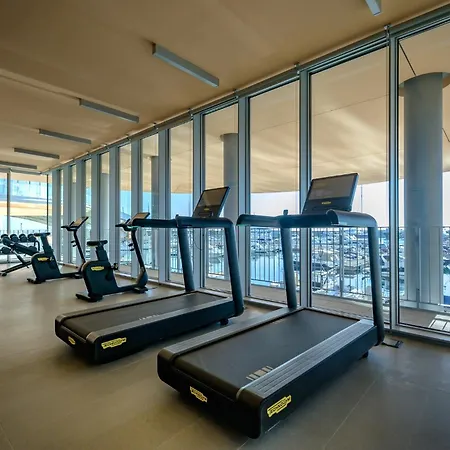 شقة Luxury Waterfront