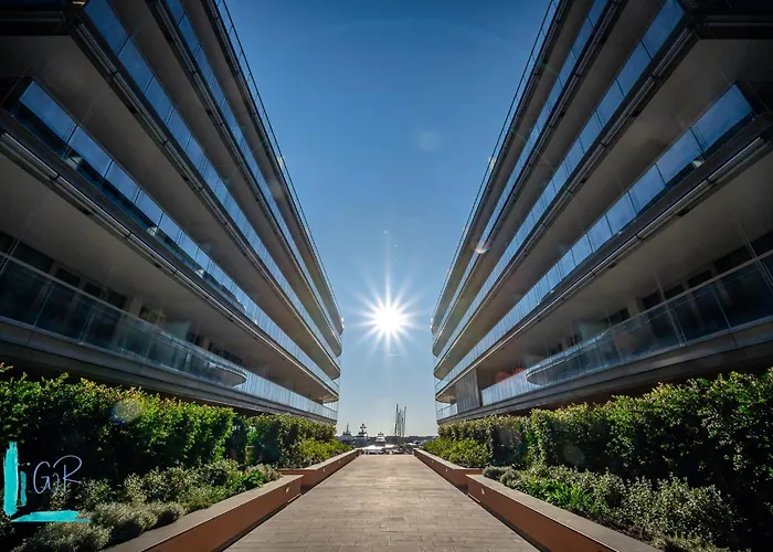 Luxury Waterfront דירה