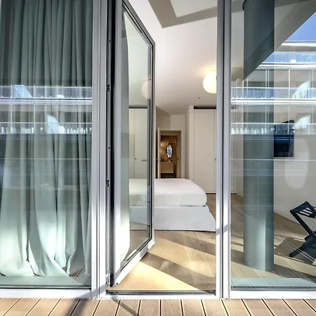 Luxury Waterfront